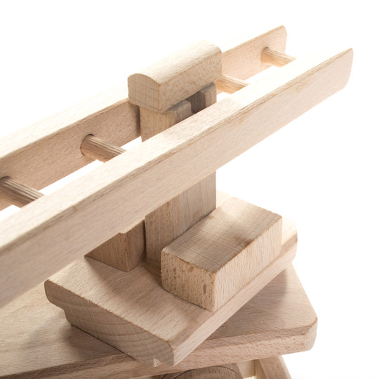 Drewniana zabawka skarbonka John Paddle - Wóz Strażacki