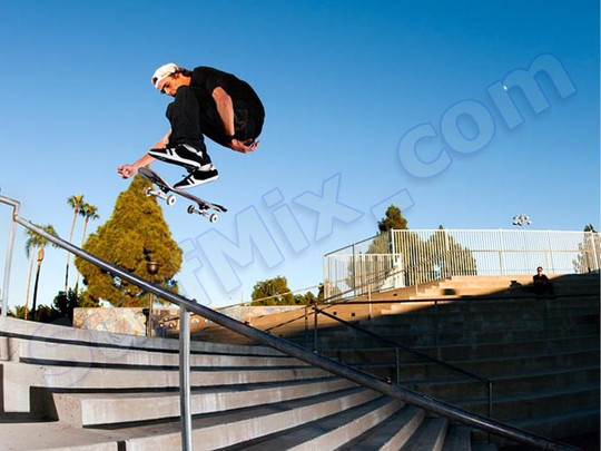 Plecak Dakine Varial 26L Rasta 2013+ Naklejki gratis