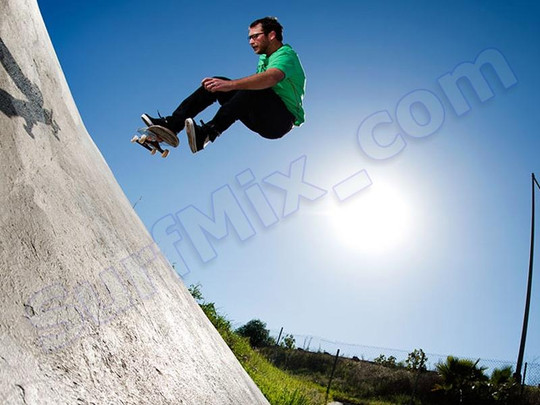 Plecak Dakine Factor Frequency 2012+ Naklejki gratis